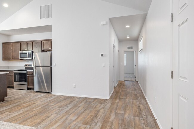 Building Photo - Beautiful, New Short-term Rental 2BR/2BA