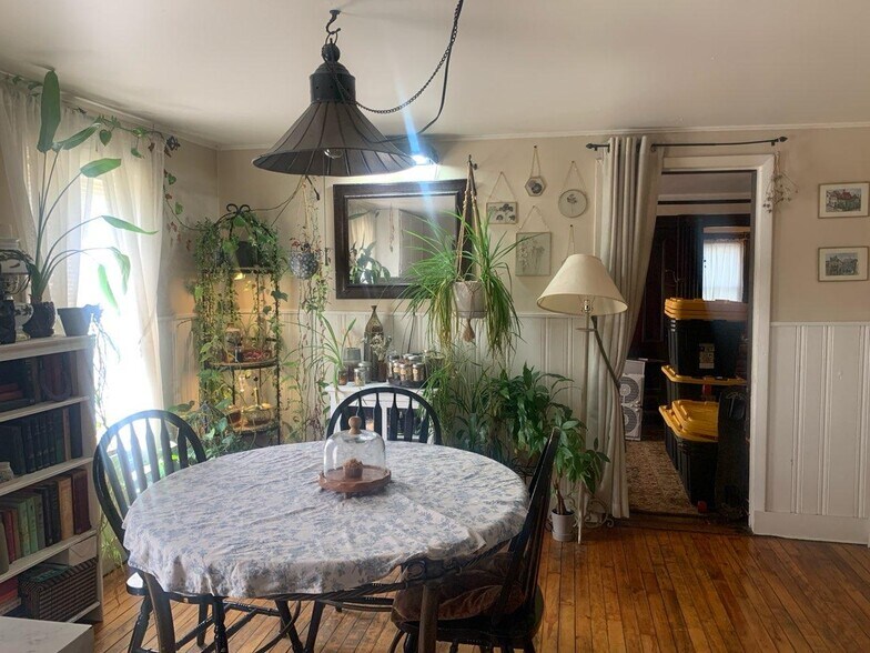 Primary Photo - 92 Saint Louis St