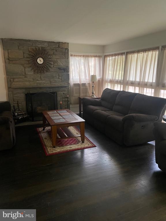 Building Photo - 54 War Trophy Ln