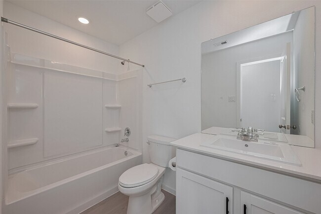 Building Photo - 21459 Montecagnano Ave