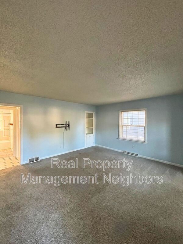 Building Photo - 3466 McCracken St