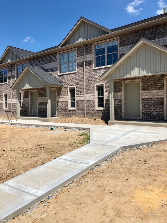 2 br, 1.5 bath Townhome 109 Rolling Oaks... 109 Rolling Oaks Dr Collinsville IL 62234