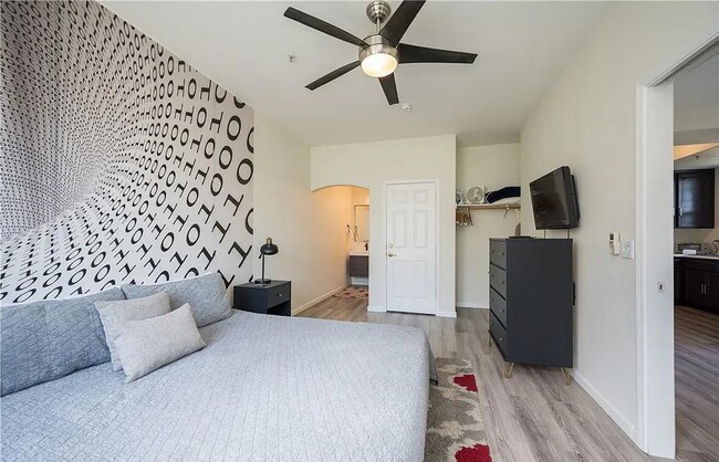 Building Photo - 444 Pier Ave