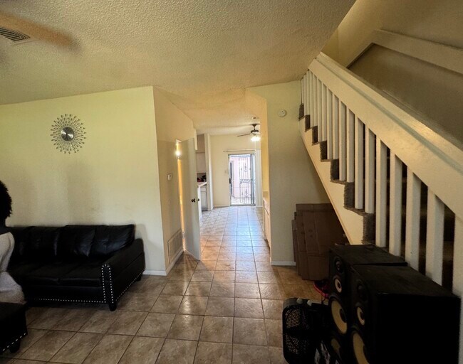 Building Photo - 12300 Brookglade Cir