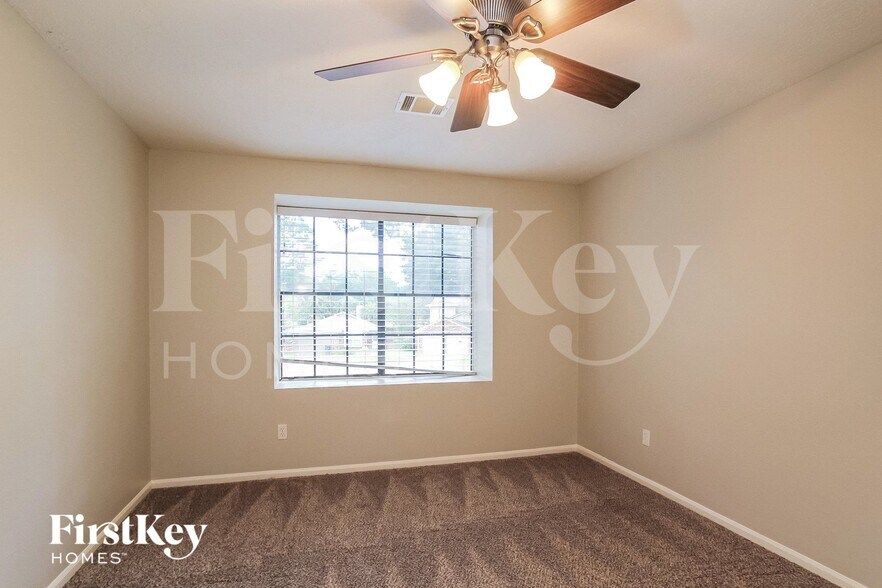 Building Photo - 7774 High Village Dr