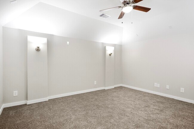 Building Photo - 28243 Chalet Park Dr