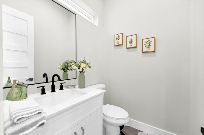 Building Photo - 710 Link Rd