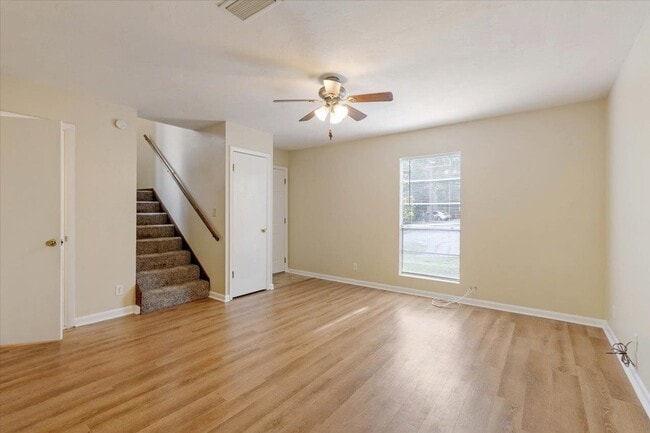 Building Photo - 1557 Live Oak Dr