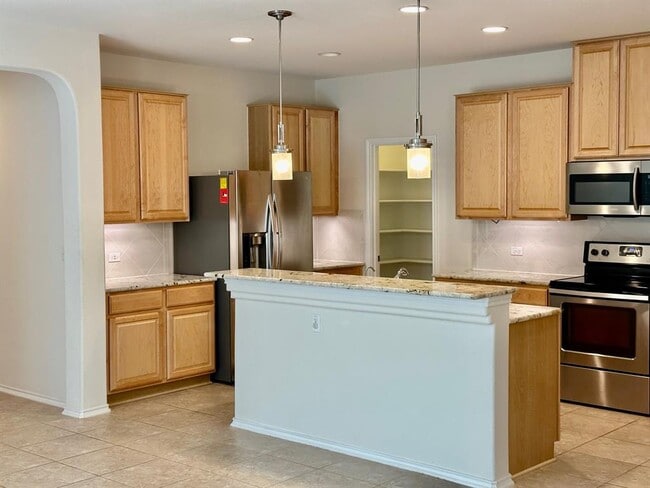 Building Photo - 413 Hunters Hill Dr