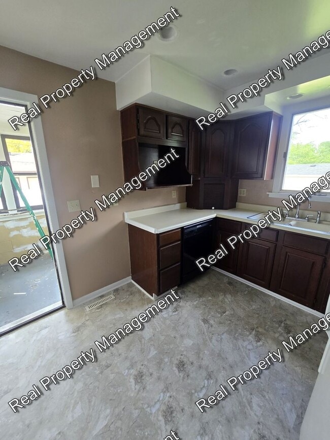 Building Photo - Fantastic 1 Bedroom Apartment