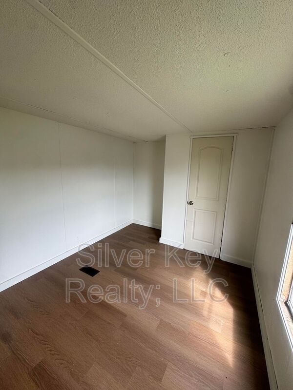 Building Photo - 3631-3637 Sweetwater Vonore Road