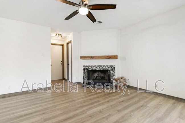 Building Photo - 6931 Quail Branch