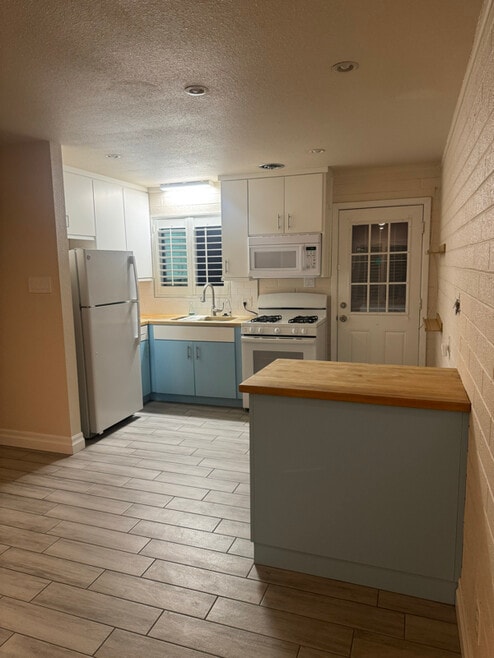 Building Photo - 6234 N 12th Pl