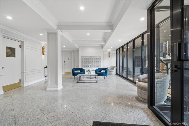 Building Photo - 75-10 Yellowstone Blvd