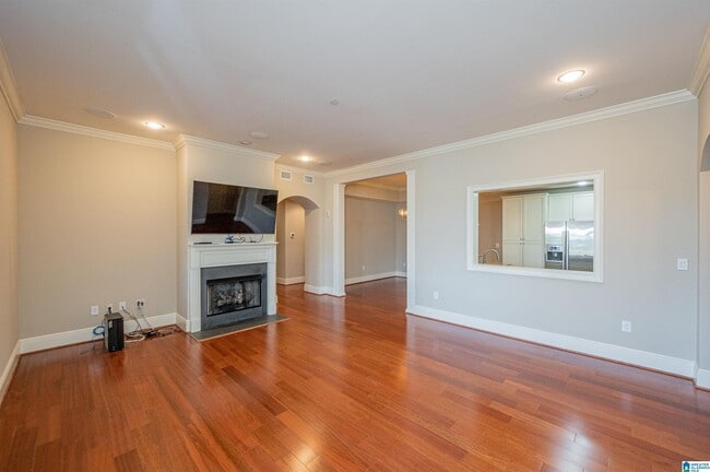 Building Photo - 350 19th St S