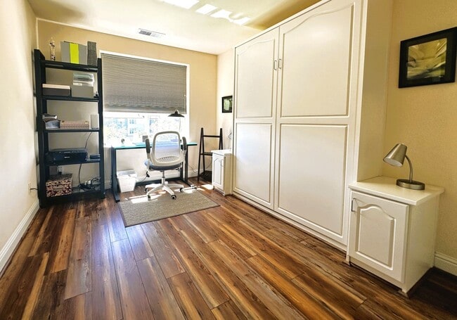 Building Photo - 234 Windsor River Rd