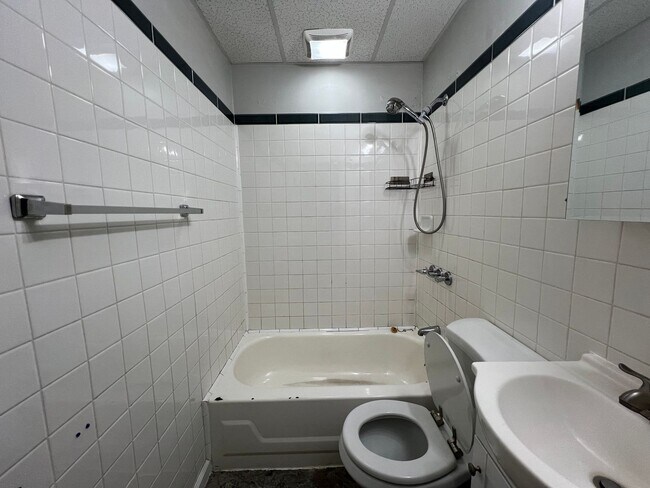 Building Photo - 50 Millbury St