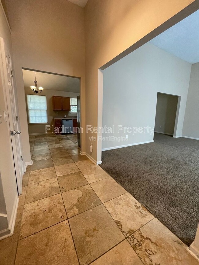 Building Photo - 1740 Spring Hill Cove