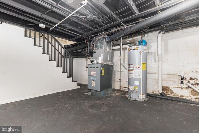 Building Photo - 3822 6th St