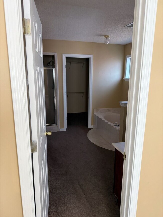 Building Photo - 4 Success Realty now offering this beautiful 3 bedrooms 2.5 bath