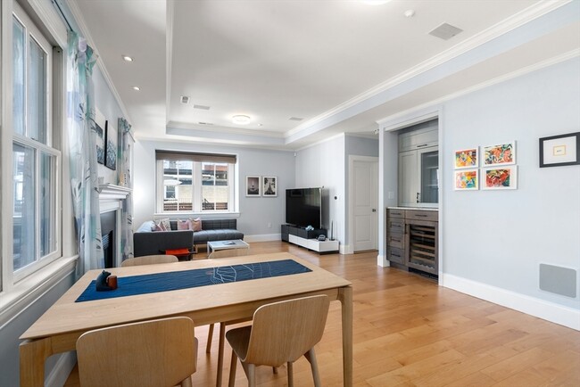 Building Photo - 17 Worcester Square