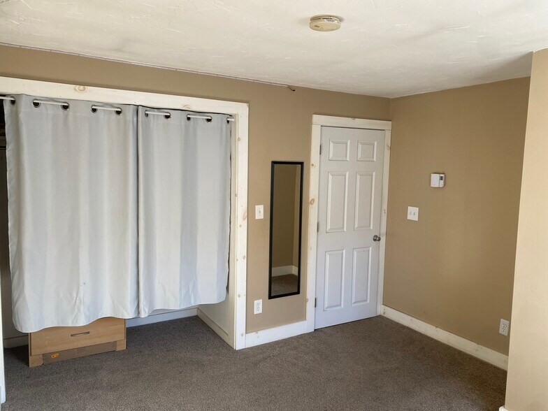 Bedroom #2 - 2 Kay St