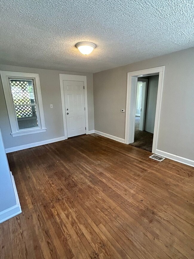 Building Photo - Two bedroom duplex