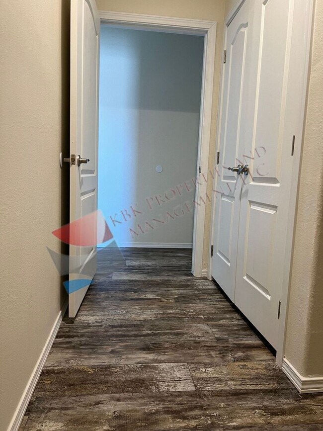 Building Photo - HCB-1116 & 1118 Alamosa Avenue