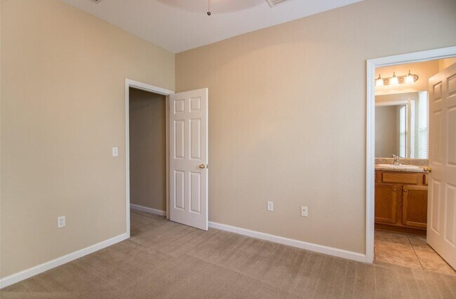 Building Photo - 2293 Del Carmel Way