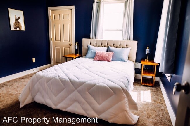 Building Photo - 3 br, 2 bath House - 447 N 24th St.