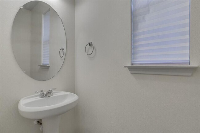 Building Photo - 3651 Sandy Brook Dr