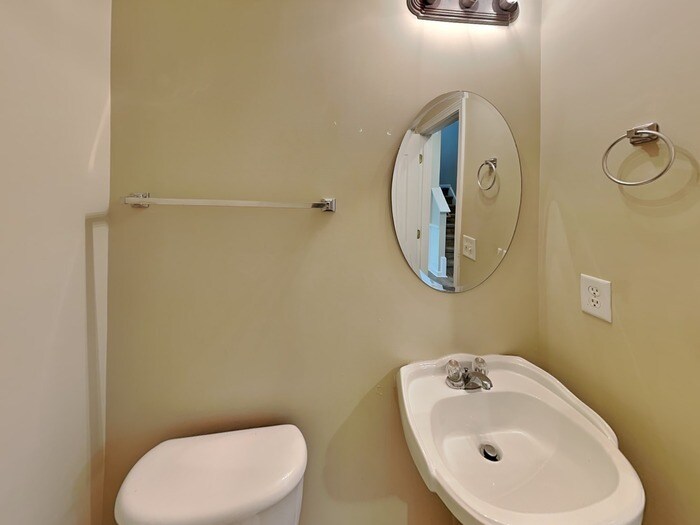 Building Photo - 3849 Wingdale Ct