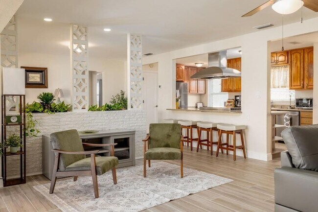 Building Photo - 16114 5th St E