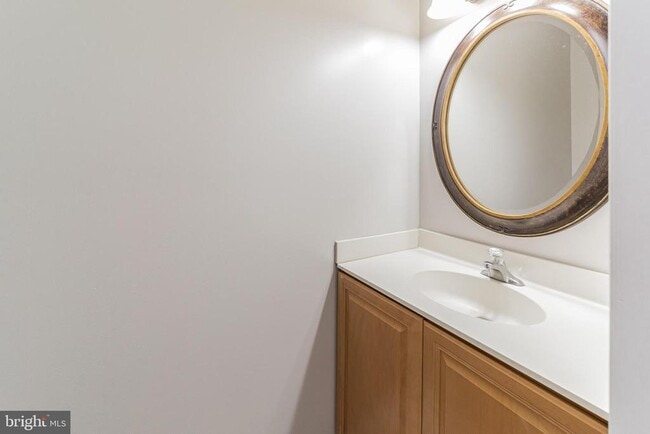 Building Photo - 40 Madison Way