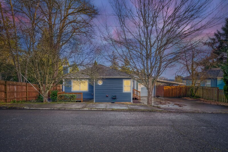 Building Photo - 1022 Parkway Dr NW