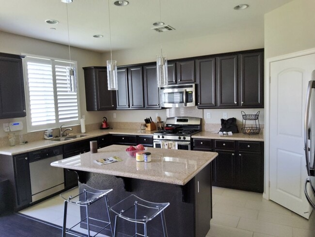 Building Photo - 23 White Alder Dr