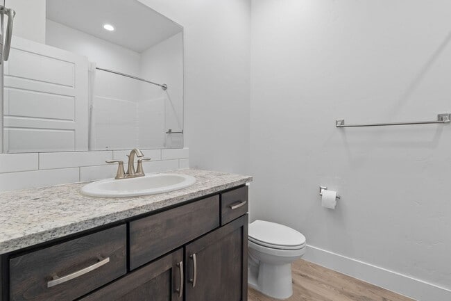 Building Photo - Boise Bench 3bd/2bd Townhome with VIEWS of...