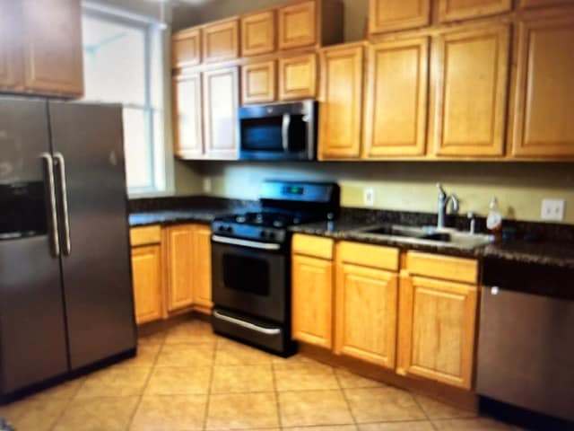 Kitchen - 6123 Waterman Blvd