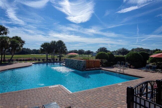 Building Photo - 4500 SW 52nd Cir