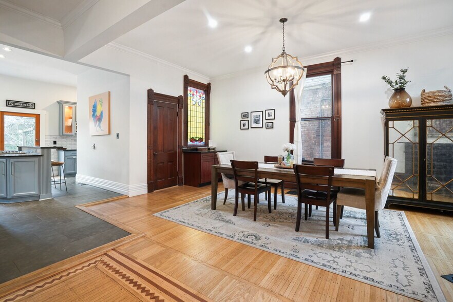 Building Photo - 77 W 2nd Ave