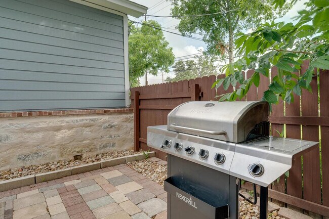 Building Photo - 2609 Wheless Ln