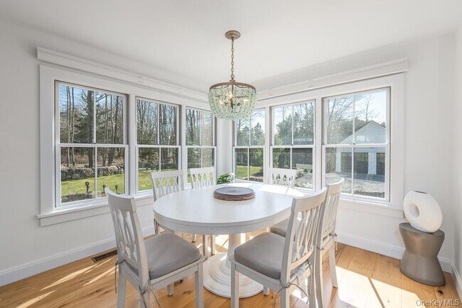 Building Photo - 19000 Main Rd