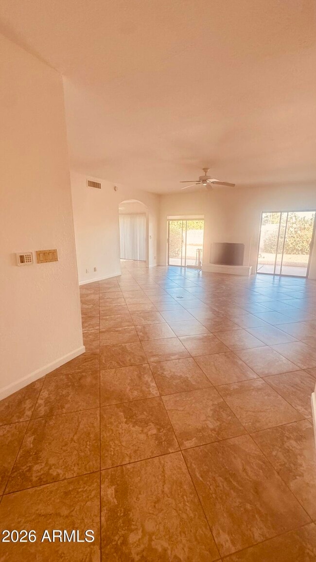 Building Photo - 6707 E Kelton Ln