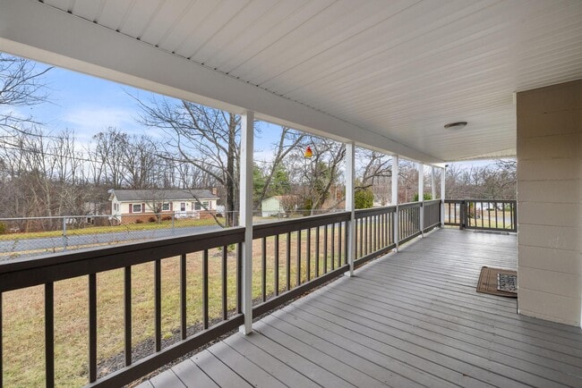 Building Photo - 239 McDonald Rd