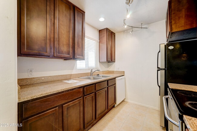 Building Photo - 14145 N 92nd St