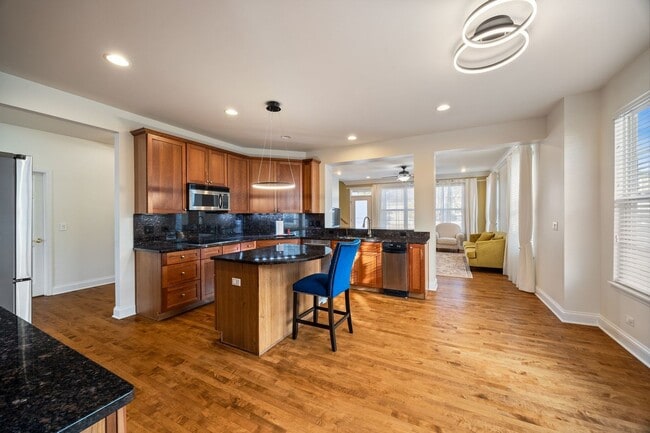 Building Photo - 408 N White Deer Trail