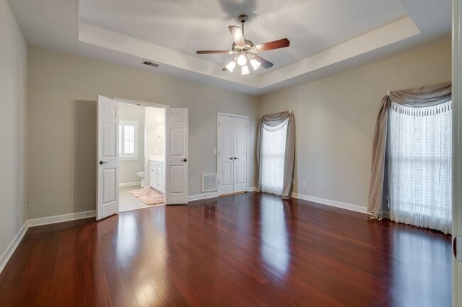 Building Photo - 218 Stoners Glen Ct