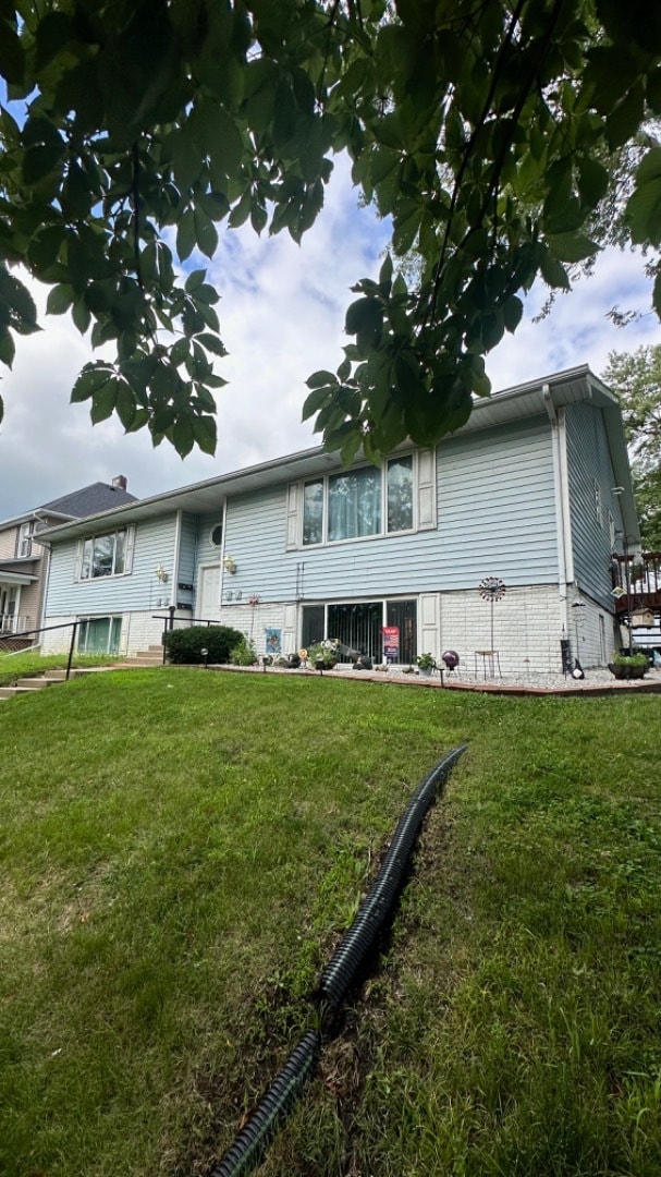 Building Photo - 315 N 1st St