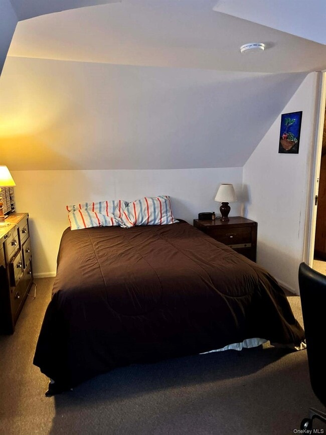 Building Photo - 454 Roy St