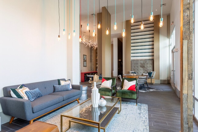 Building Photo - 2910 E 17th St